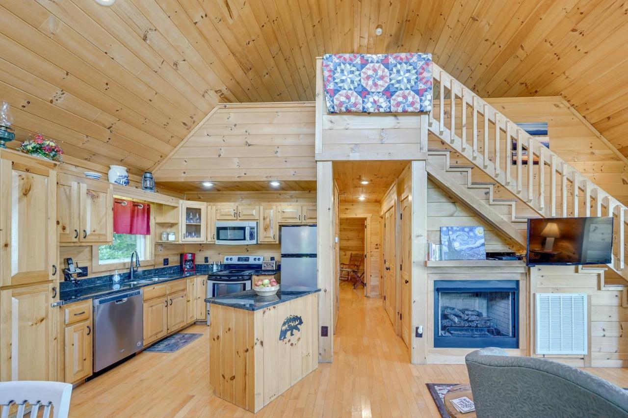 Warm And Cozy Cabin With Deck On Top Of The Blue Ridge Fancy Gap エクステリア 写真