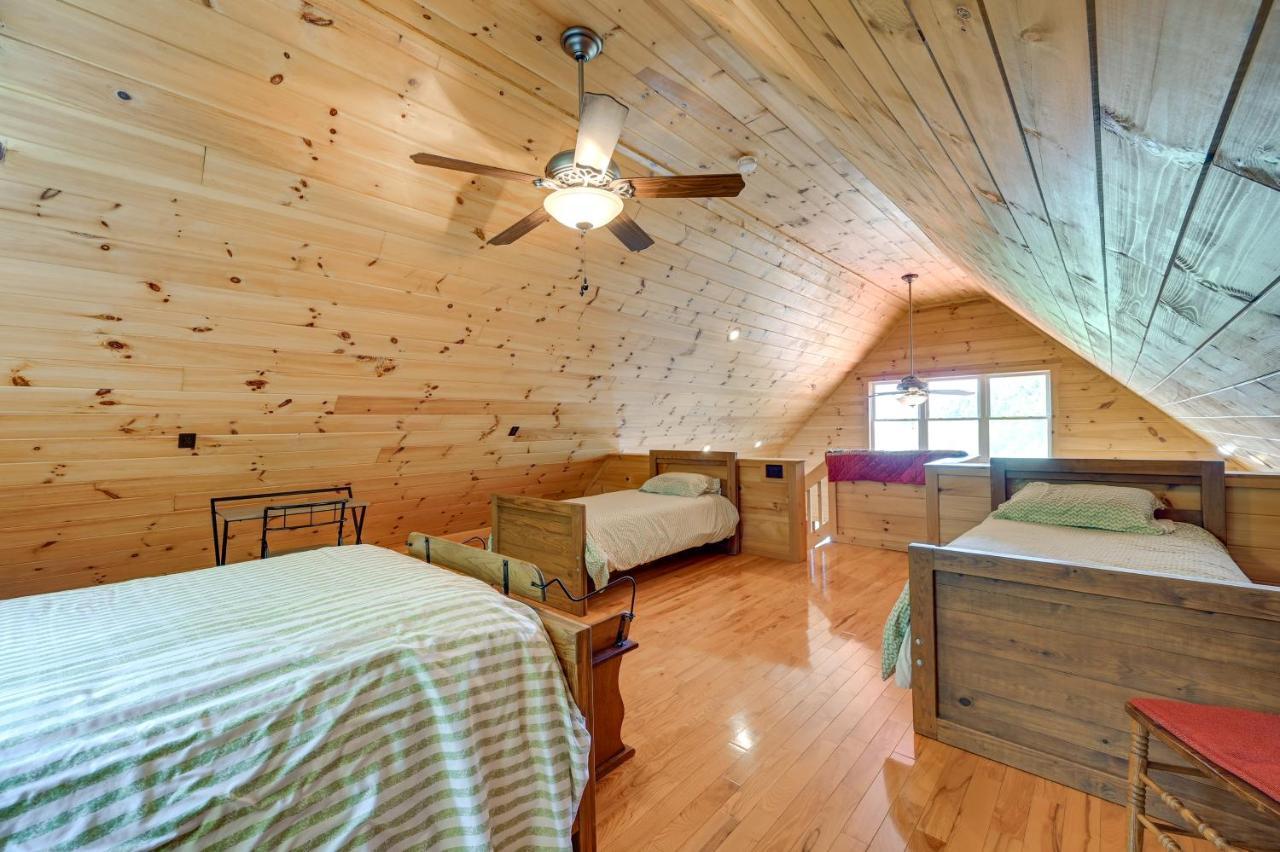 Warm And Cozy Cabin With Deck On Top Of The Blue Ridge Fancy Gap エクステリア 写真