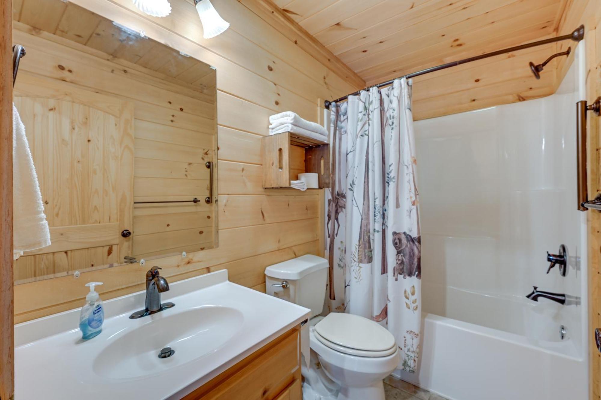 Warm And Cozy Cabin With Deck On Top Of The Blue Ridge Fancy Gap エクステリア 写真