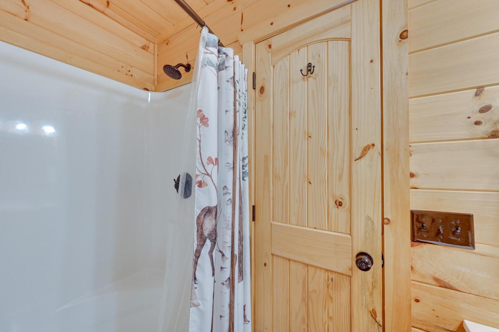 Warm And Cozy Cabin With Deck On Top Of The Blue Ridge Fancy Gap エクステリア 写真