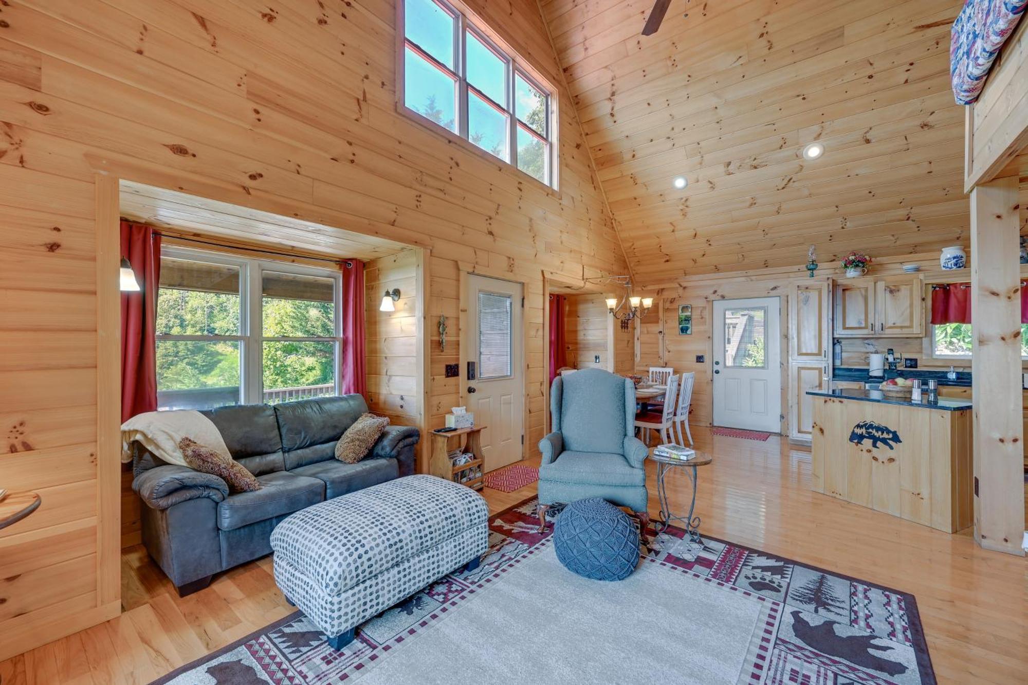 Warm And Cozy Cabin With Deck On Top Of The Blue Ridge Fancy Gap エクステリア 写真