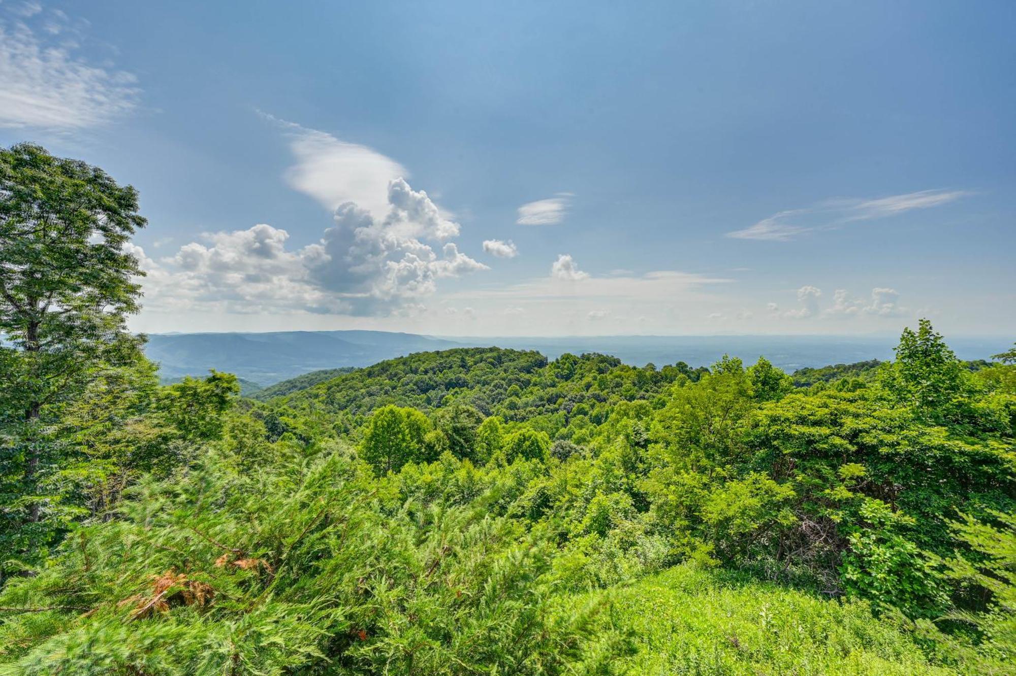 Warm And Cozy Cabin With Deck On Top Of The Blue Ridge Fancy Gap エクステリア 写真